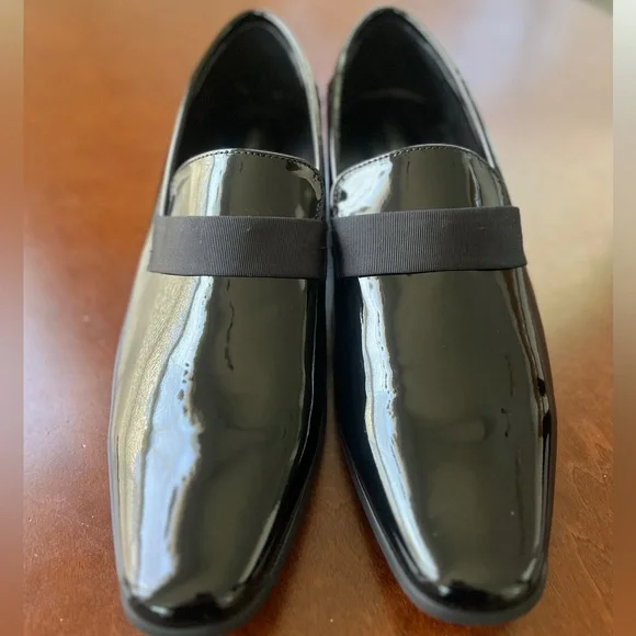 NIB Men’s Size 12 Calvin Klein Sleek Black Slip-On Loafers with Patent Finish - Picture 2 of 11